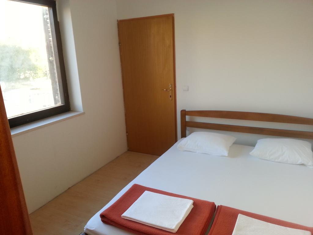 Apartmani Ante ซริกเวนิซา ภายนอก รูปภาพ